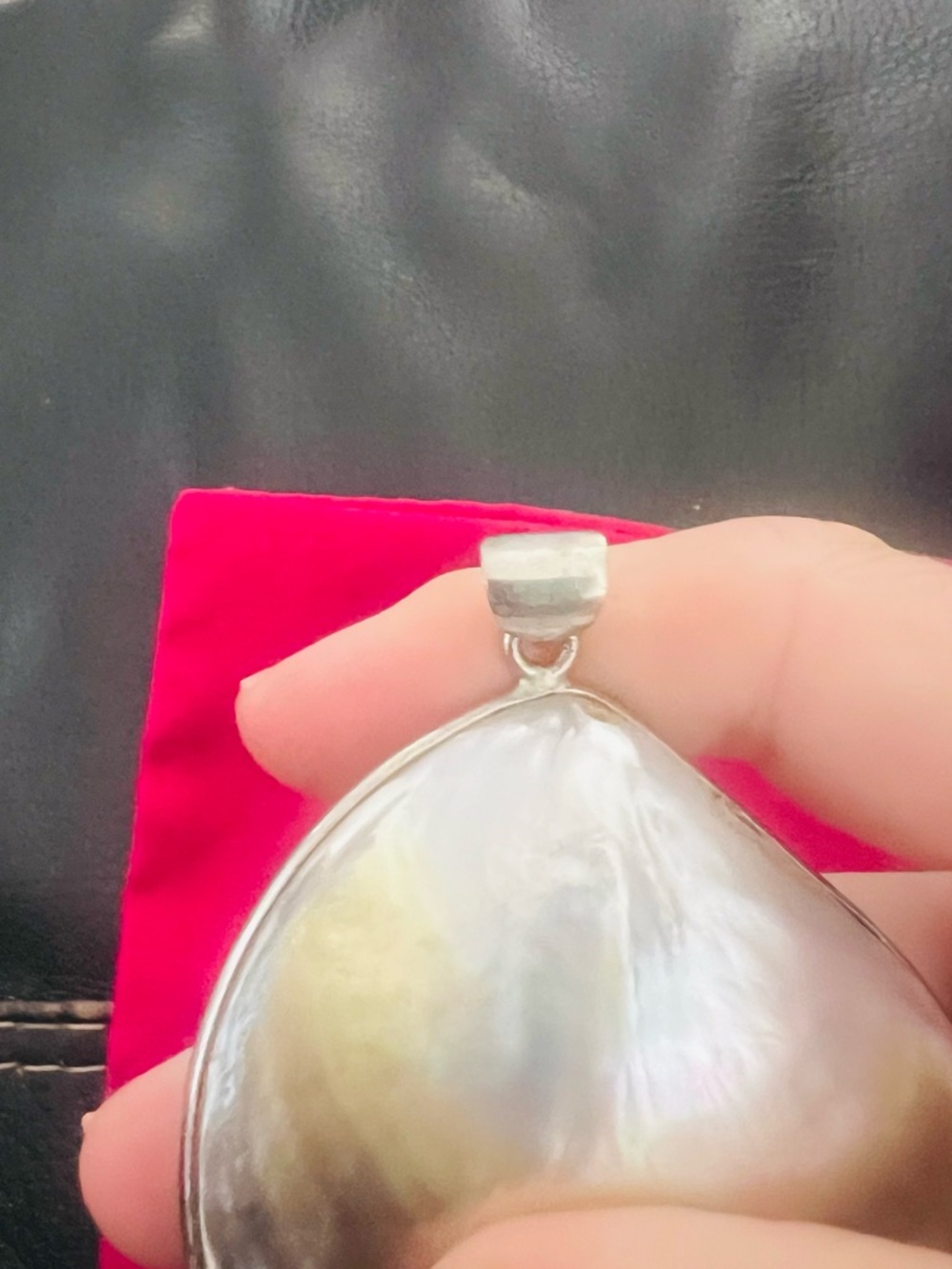 Iridescent Shell Pendant - Picture 4 of 11